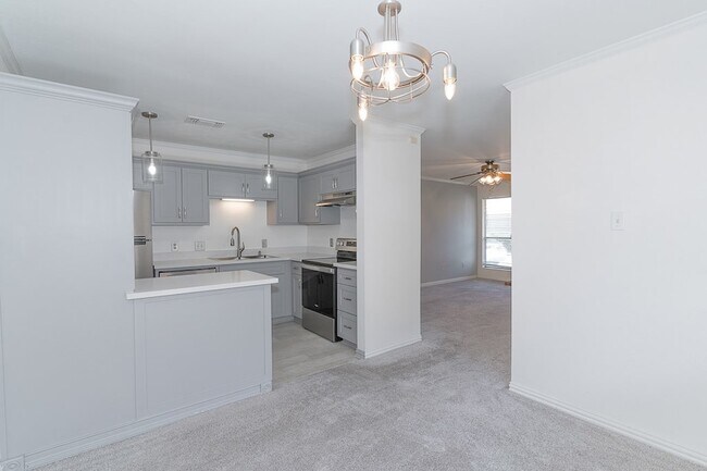 Building Photo - 14020 Schroeder Rd