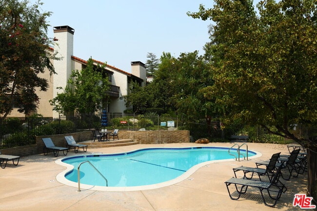 Building Photo - 21821 Burbank Blvd