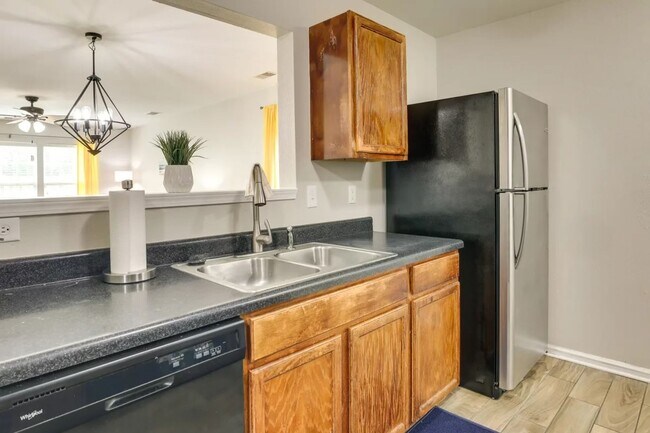 Building Photo - Vistiana Off Dorchester in Dorchester II S...