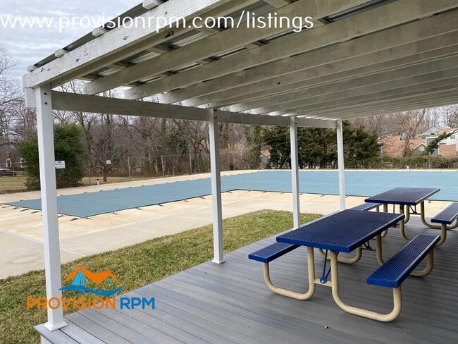 Building Photo - 16 Silverwood Cir