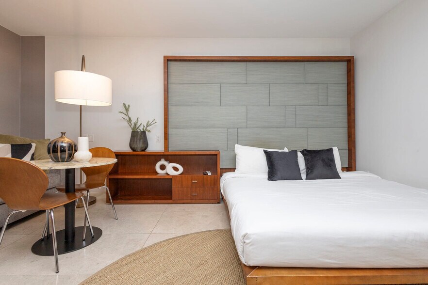 Building Photo - 45 NE 3rd Ave