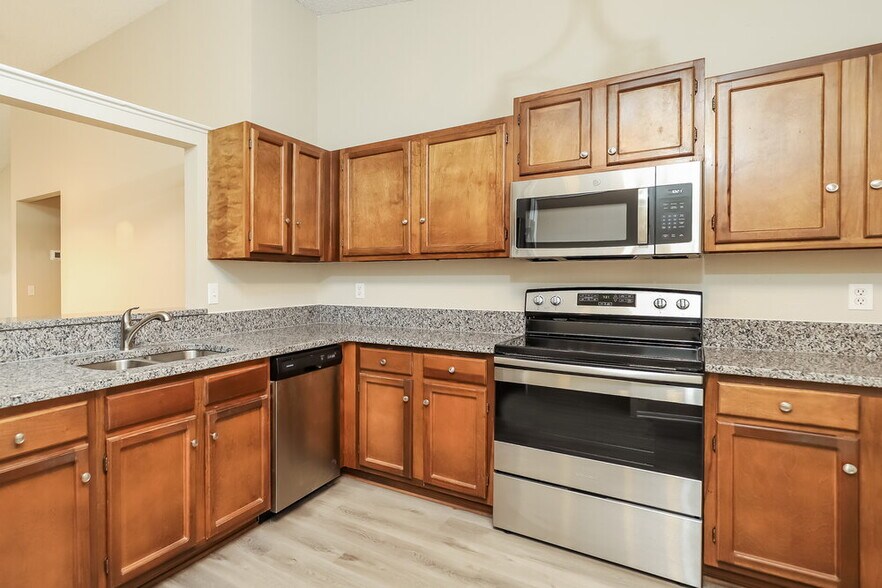 Building Photo - 16118 Rocky Creek