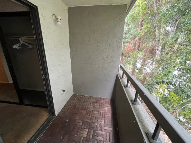 Building Photo - 6650 Amherst St