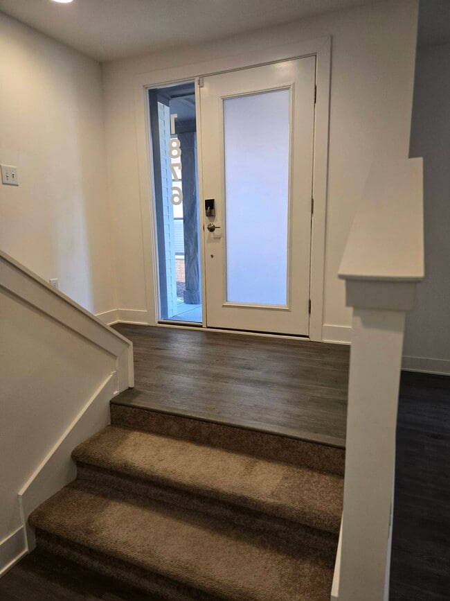 Building Photo - 1876 McQuat Pl