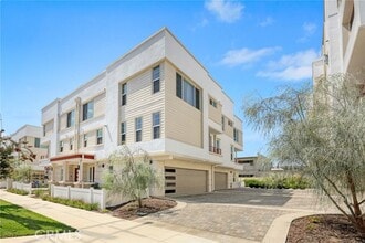 Building Photo - 137 St Francis St