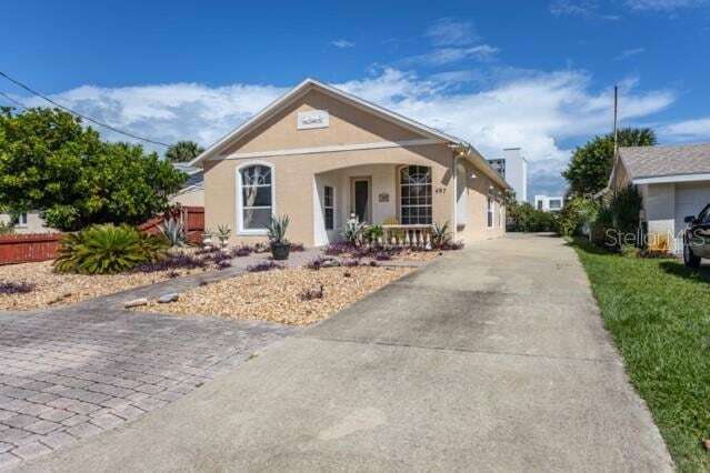 Building Photo - 497 Grandview Ave