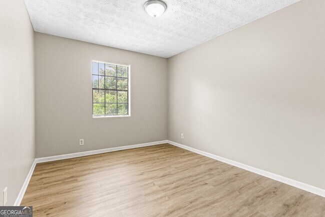 Building Photo - 1152 Holly Hills Dr SW