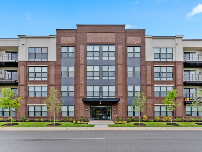 Primary Photo - Stylish Townhome in Sought-After Ashburn L...