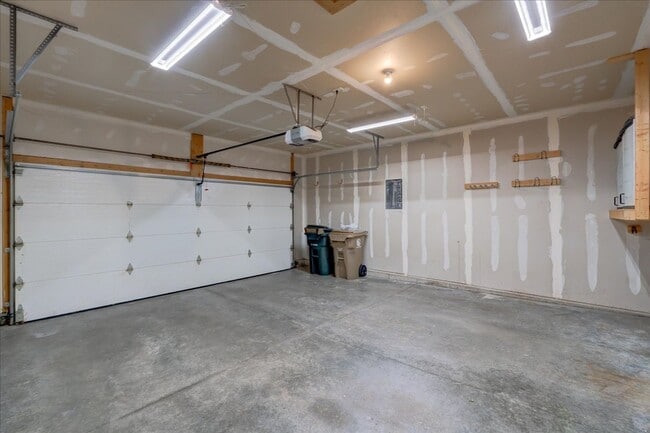 Building Photo - 4735 Valor Way