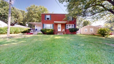 Building Photo - 683-685 S Diamond St