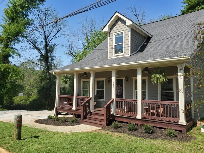 Building Photo - 137 Strickland Ave