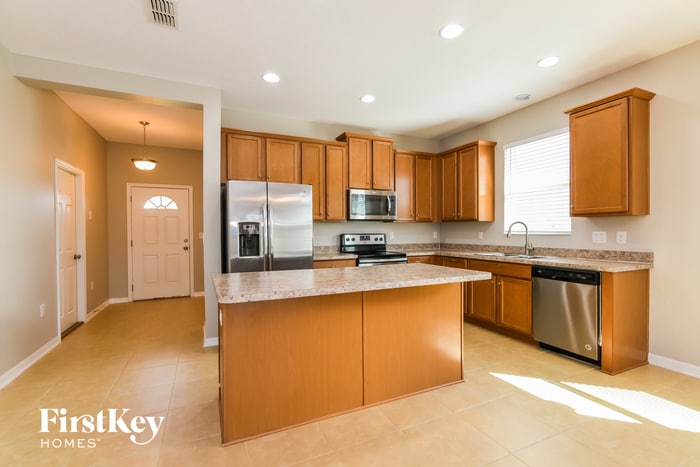 Building Photo - 2481 Sanderling St