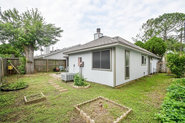 Building Photo - 9111 Belle Glen Dr
