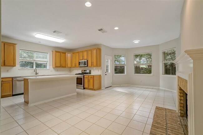 Building Photo - 18 Beckett Hill Pl