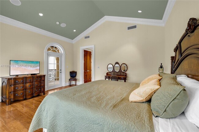 Building Photo - 13671 Deering Bay Dr