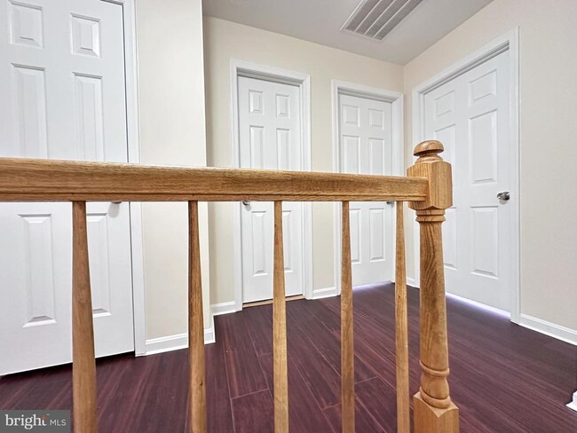 Building Photo - 6715 Cub Run Ct