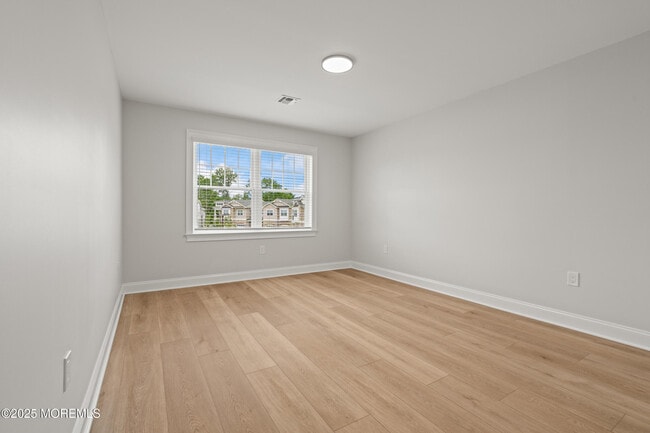Building Photo - 215 Brighton Ave