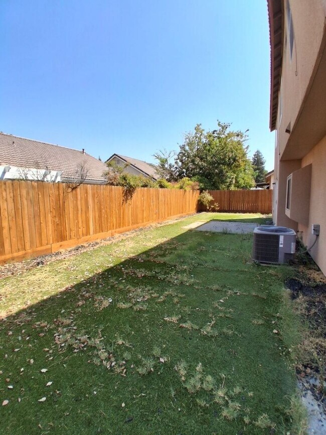 Building Photo - 277 W El Paso Ave