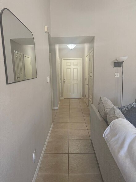 Building Photo - 4644 Beacham St