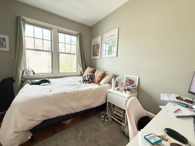 Building Photo - South Boston 4bed / 2bath available 9/1/2026