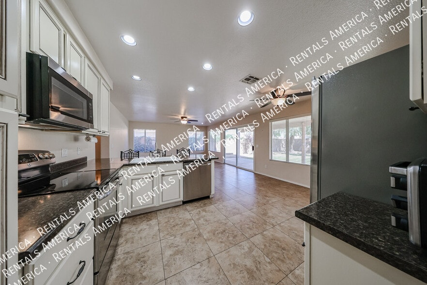 Building Photo - 21911 N 71st Ln