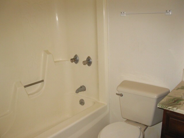 Building Photo - SHC Rentals Tri-plex