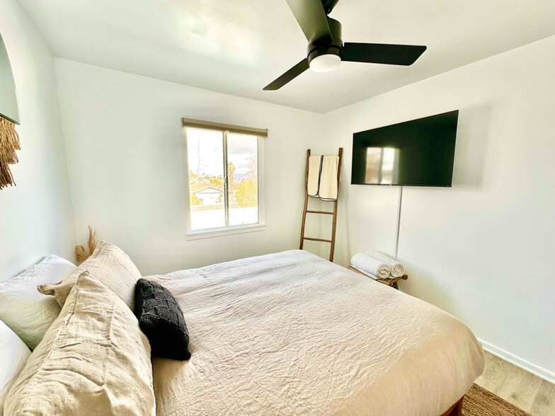 Building Photo - 72319 El Paseo Dr