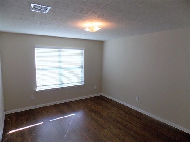 Building Photo - 22215 Queenbury Hills Dr