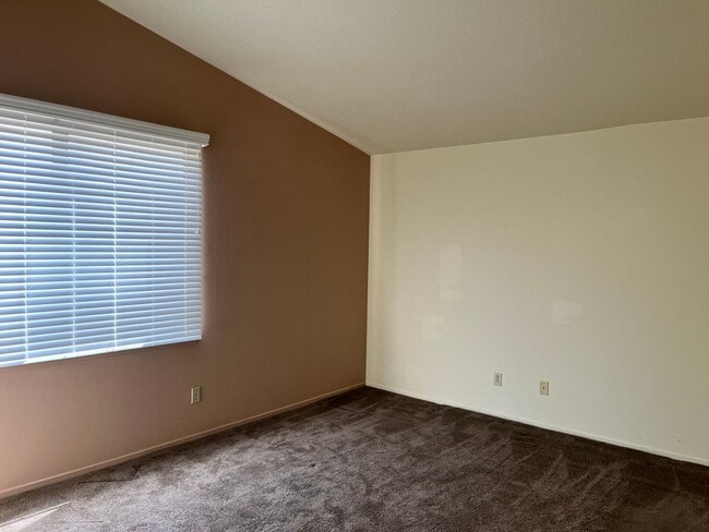 Building Photo - Two Story Home in Moreno Valley Ranch