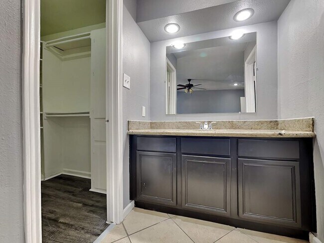 Building Photo - 3519 Sardis Ln