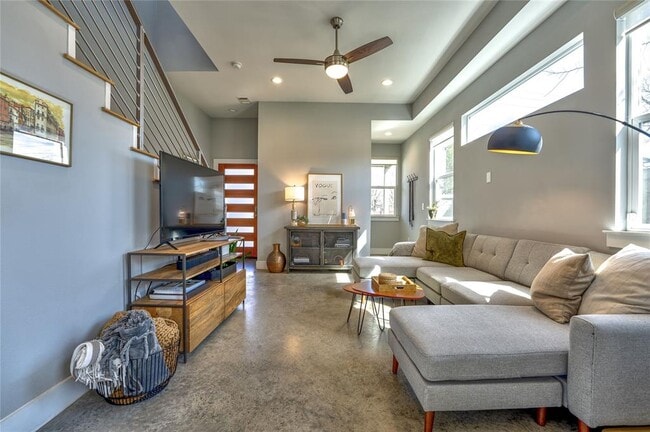 Building Photo - 6505 Porter St