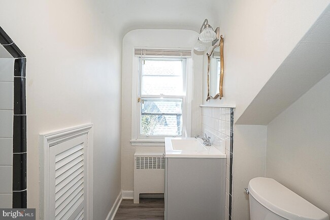 Building Photo - 1457 Manoa Rd