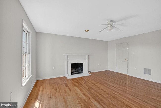 Building Photo - 21733 Oatlands Rd