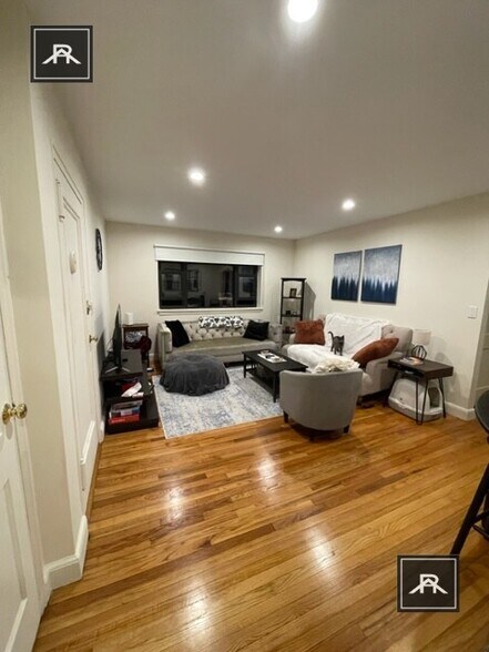 Building Photo - 32 Harvard Ave