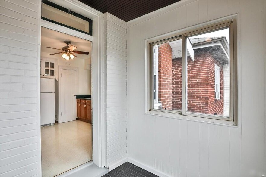 Sunroom/Office - 3933 Fillmore St