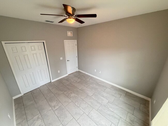 Building Photo - Available now!! Adorable 3 Bedroom / 2 Bathroom Home in Palm Bay!!