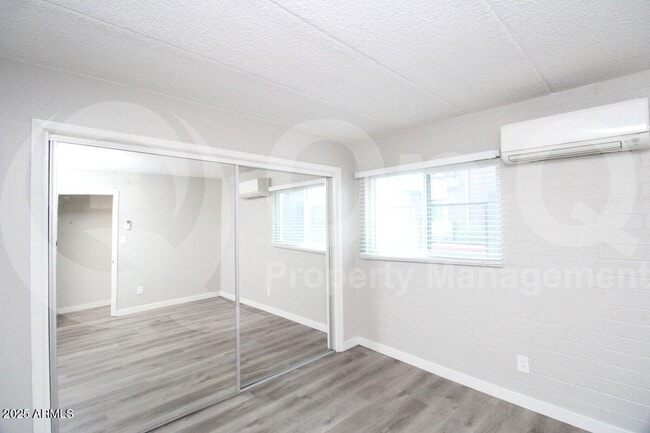 Building Photo - 44 E Roanoke Ave