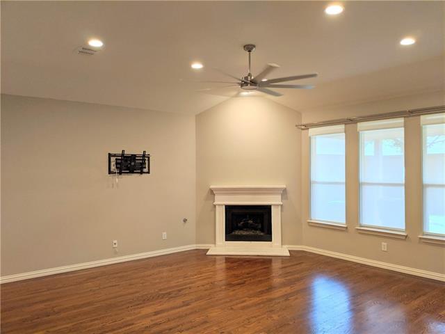 Building Photo - 10321 Cochron Dr