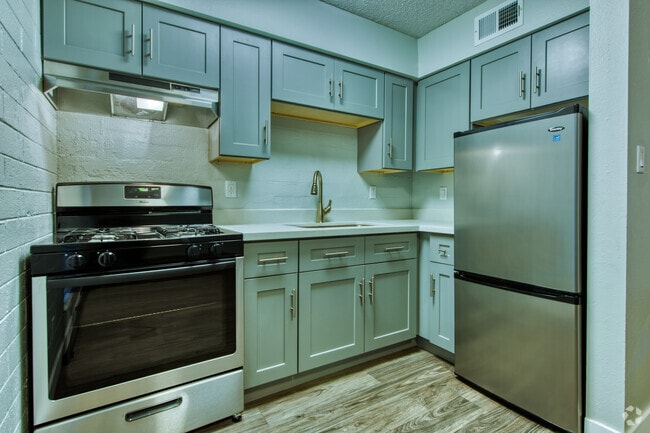 Renovated 1x1 - The Link Apartments