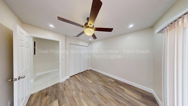 Building Photo - 1080 Summit Pl Cir