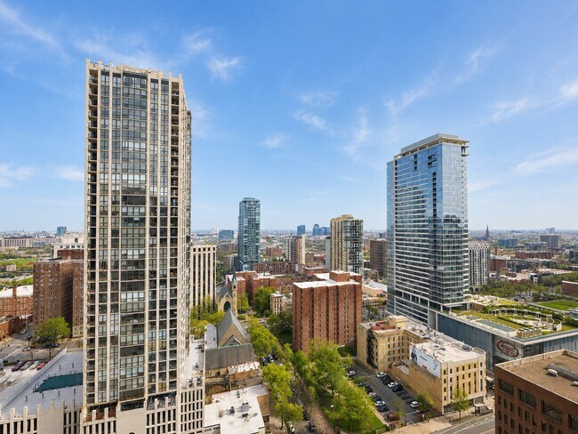 Building Photo - 1122 N Dearborn St