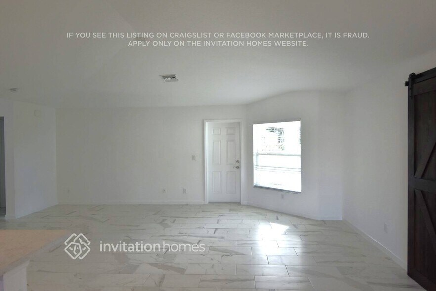 Building Photo - 857 SW Sail Terrace