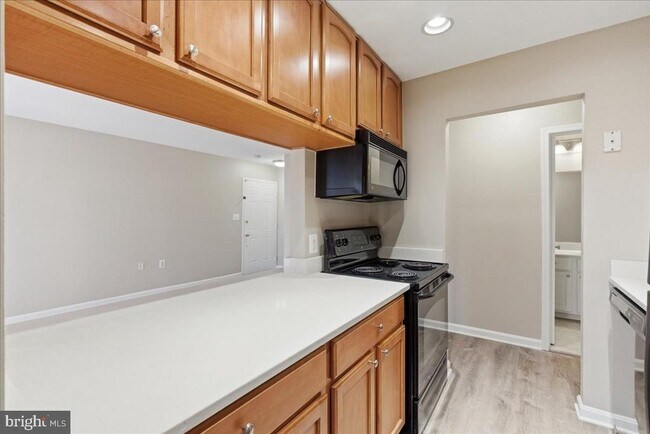 Building Photo - 100 Westwick Ct