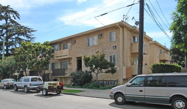 Building Photo - 3605 Watseka Ave