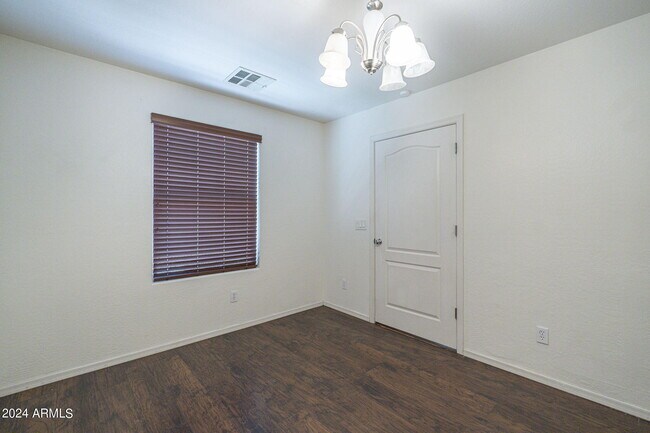 Building Photo - 2873 E Bart St