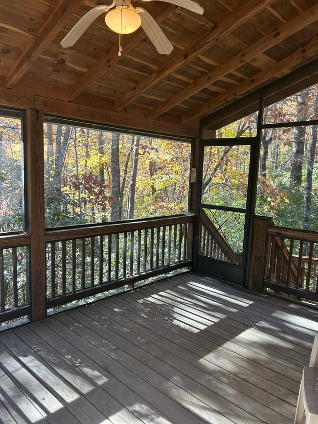 Building Photo - 233 Wildwind Ln