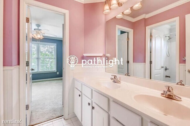 Building Photo - 6 br, 5 bath House - 1762 Country Wood Dri...