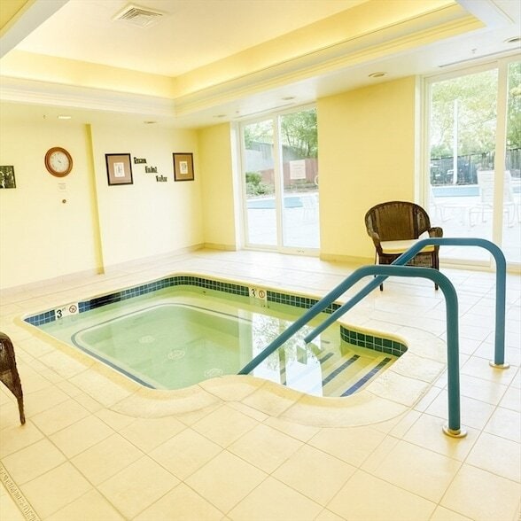 Building Photo - 38 Village Rd