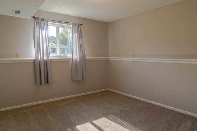 Building Photo - 7875 Chimney Terrace