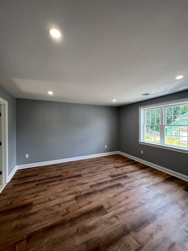 Building Photo - 15 Kiara Dr